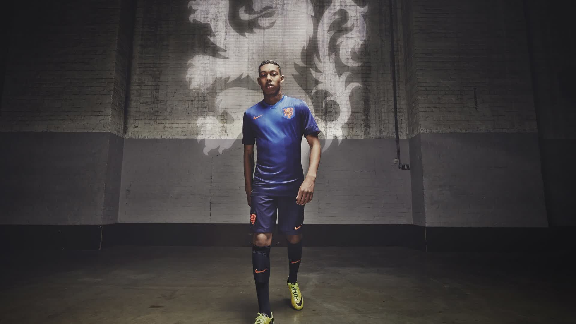 莱万登顶，从凌晨四点到金球奖的偏执|开云在线
